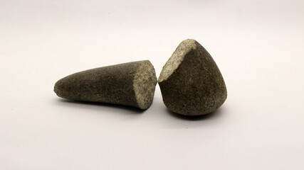 Broken stone grinder