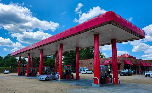 Sheetz Gas Station and Convenience Store, Manassas Park, Virginia, USA