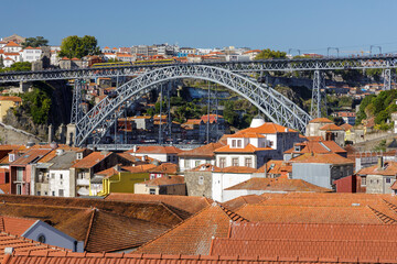 Obraz premium Views of the city of Oporto from Vilanova de Gaia, Portugal. 