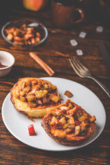 French toasts with apple and cinnamon