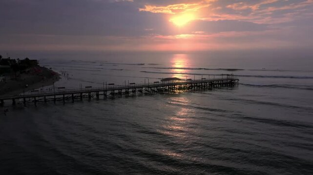 Sunset muelle de Huanchaco