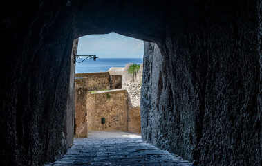 discese a mare @ castello aragonese, ischia