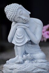 statue 