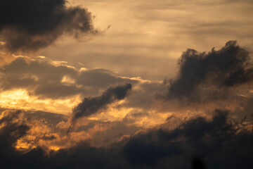 Obraz premium Dramatischer Abendhimmel