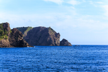 中木港の午後。
手前に中木浜、沖に大根島が見えている。
ヒリゾ浜は大根島の左側にある。

静岡県伊豆半島南伊豆町中木ヒリゾ浜-2024年
