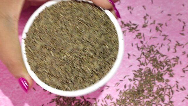 Cumin seeds are kept on a tray