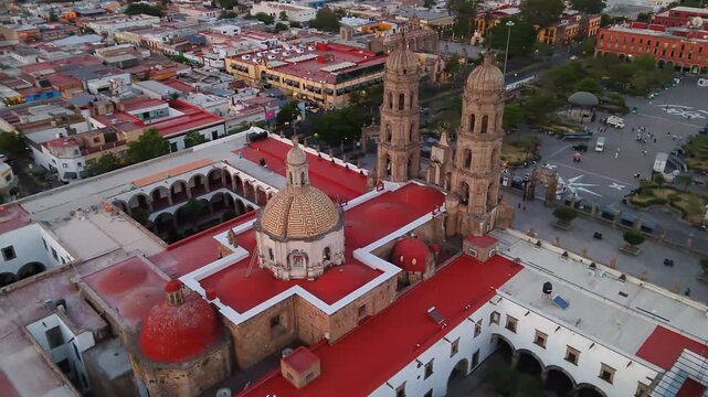 Basilica de Zapopan, Jalisco, Mexico, vista aerea en atardecer