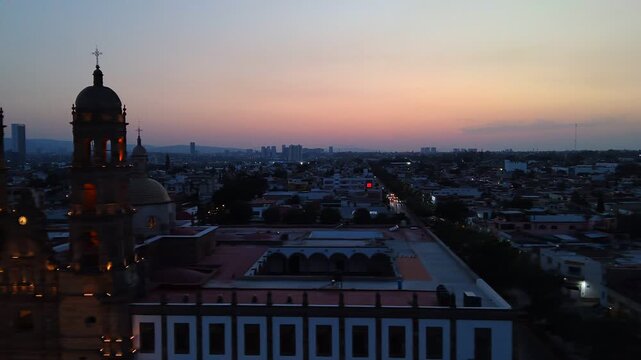 Basilica de Zapopan, Jalisco, Mexico, vista aerea en atardecer