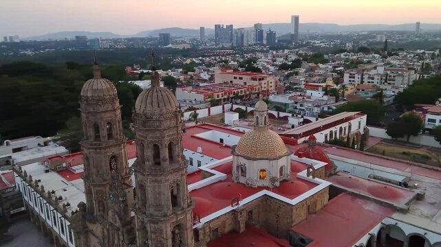 Basilica de Zapopan, Jalisco, Mexico atardecer aereo