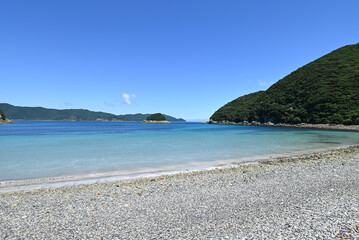 五島列島のエメラルドグリーンの海