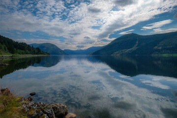 Riflessi sul lago