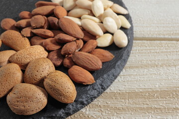 Obraz premium otoño sabores almendras cascara pelada piel cruda