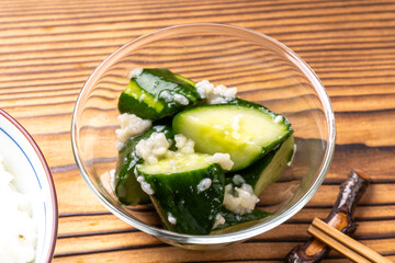 きゅうりの塩麹漬け