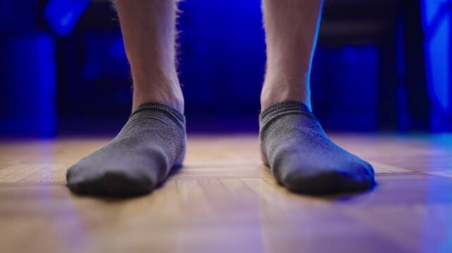 Flat feet forcing arch up exercise close-up 4K