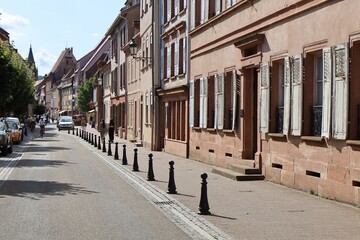 Rue typique, ville de Wissembourg, département du Bas Rhin, France