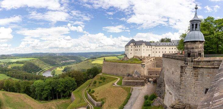 Ausblick von der Festung K&ouml;nigstein ins Elbtal