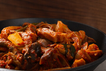 Stir-fried pork stomach with spicy seasoning