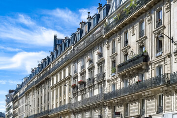 Fototapeta premium Paris, parisian facades in the 5e arrondissement, rue Monge 