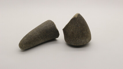 Broken stone grinder