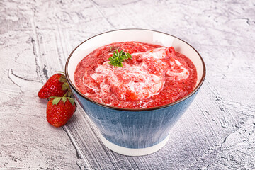 Strawberry soup with strachatella cheese