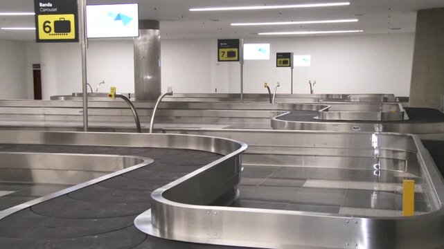 Banda transportadora de maletas en el aeropuerto El Dorado
