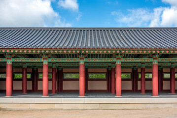Naklejka premium 한국 전통 궁궐의 회랑-Corridor of a traditional Korean palace