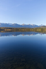 Fototapeta premium Pyramid Lake on a Sunny Autumn Morning