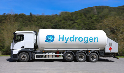 Hydrogen storage sphere and truck. Transportation of hydrogen fuel tanks.