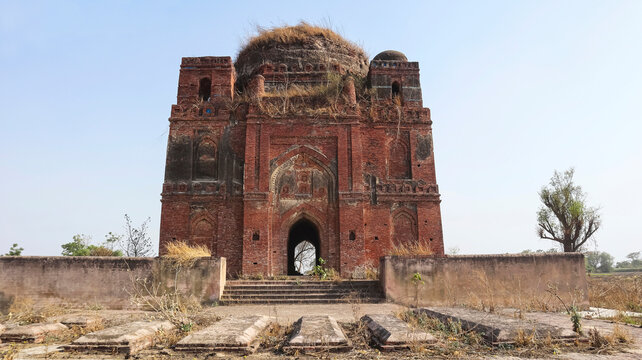 View of the Tomb of Mir Jafar, 17th-century Mughal monument, Fatehgarh Sahib, Punjab, India.
