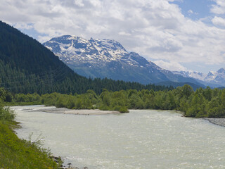 Fluß Inn bei Bever in der Schweiz