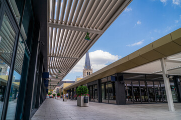 
The market square of Waregem together with the adjacent shopping center "het pand". Also a view of the church tower of Waregem