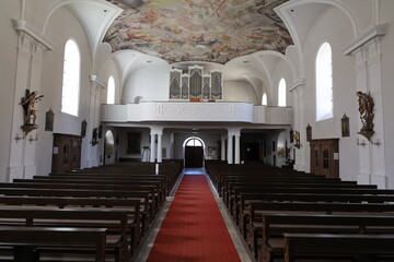 Blick in eine Historische Kirche in Allersberg in Bayern