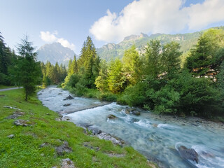 Obraz premium A photo of the Avisio stream near Canazei - Italy