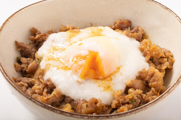 温玉とろろ牛丼