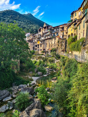 Paysage et village de montagne