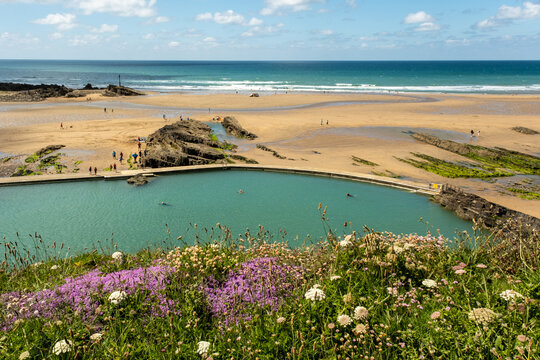 Bude Sea Pool is a semi-natural tidal pool and is a safe haven for wild swimming on the edges of the Atlantic Ocean.