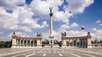 Obraz premium Heroes Square Budapest, Hungary.