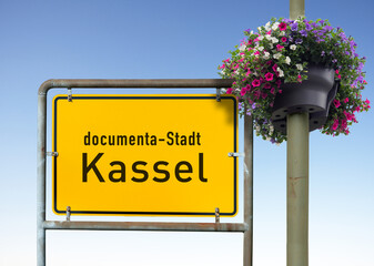 documenta-Stadt Kassel, mit Begonienampel, Wandbild