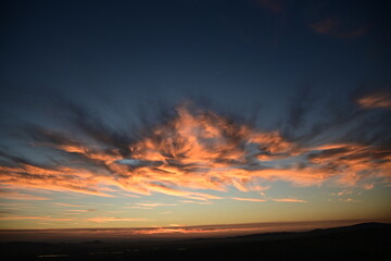 Obraz premium sunset in the mountains