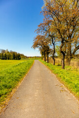 Obraz premium Unterwegs mit dem Fahrrad auf der 1. Werratal-Radweg Etappe von der Werraquelle bei Fehrenbach bis in Werratal bei Wernshausen - Thüringen - Deutschland