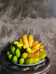 bananas in a bowl