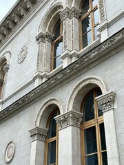 Fototapeta premium Facade of a building in Trinity College Dublin