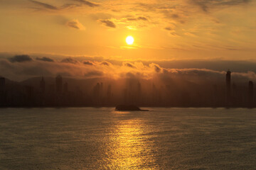 Sunset in Balne&aacute;rio Cambori&uacute; City 