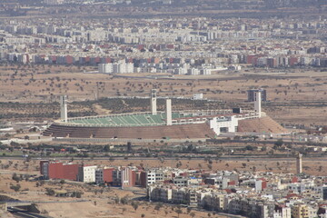 Obraz premium A view of the city of Agadir from the top of the mountain on July 29 2024.