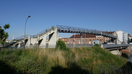 Die mittlere Drehbr&uuml;cke in Ludwigshafen im ganzen