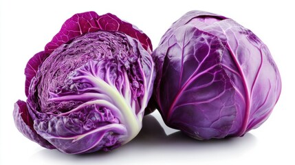 Obraz premium Purple cabbage with clipping path isolated on a white background