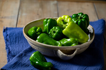Green peppers.
Image of fresh green peppers.
