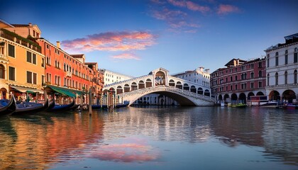 Naklejka premium Canal in Venice Italy at night 
