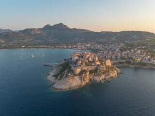 Fotografia aerea della cittadella di calvi in corsica
