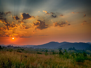 Obraz premium Wonderful landscape view on the Carpathian Mountains during the sunset in the summer season 